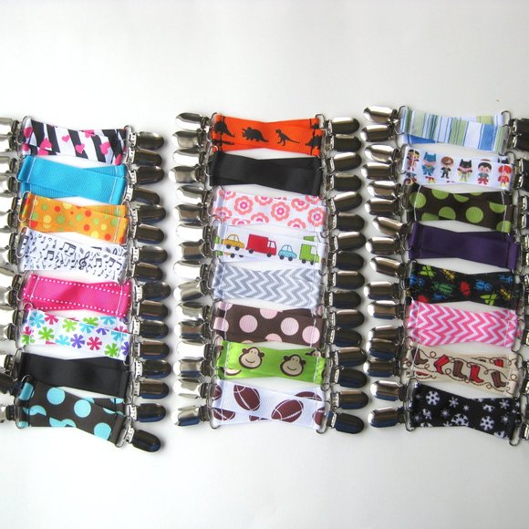 NEW 4 Pairs MITTEN CLIPS for Children Gloves, NWT for Kids Winter Jacket Mitts - Picture 2 of 7